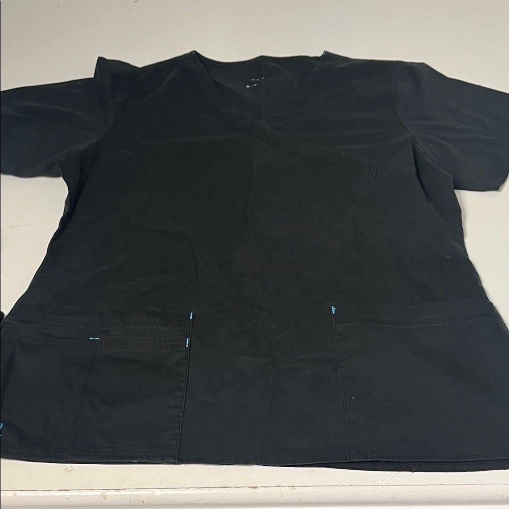 Cherokee Workwear Medium Blue and Black Short Sleeve V Neck Scrub Top